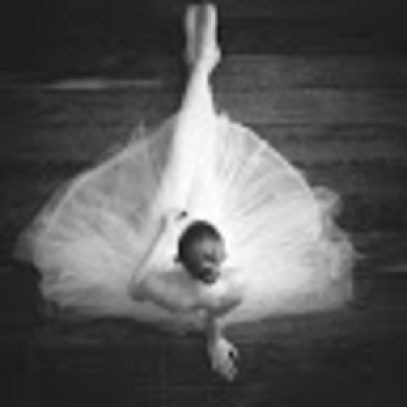 Meet your Posher, Liv - Picture 1 of 1